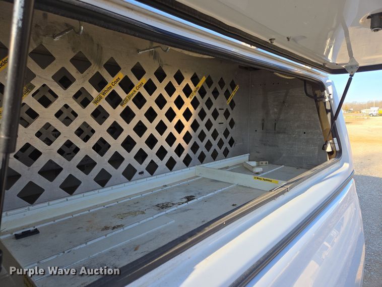 image for item DP6226 2010 Chevrolet Silverado Hybrid Crew Cab pickup truck