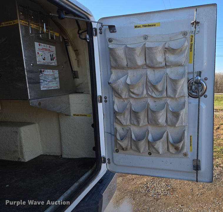 image for item DP6226 2010 Chevrolet Silverado Hybrid Crew Cab pickup truck