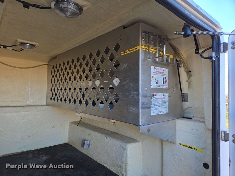 image for item DP6226 2010 Chevrolet Silverado Hybrid Crew Cab pickup truck