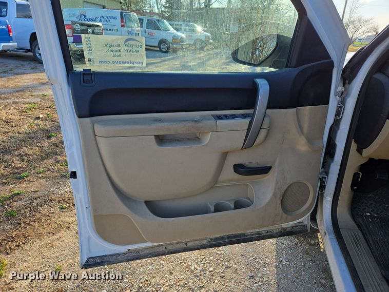 image for item DP6226 2010 Chevrolet Silverado Hybrid Crew Cab pickup truck