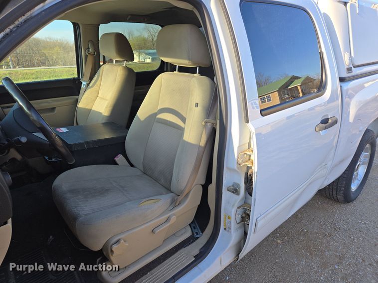 image for item DP6226 2010 Chevrolet Silverado Hybrid Crew Cab pickup truck