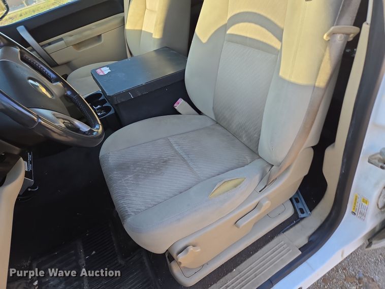 image for item DP6226 2010 Chevrolet Silverado Hybrid Crew Cab pickup truck