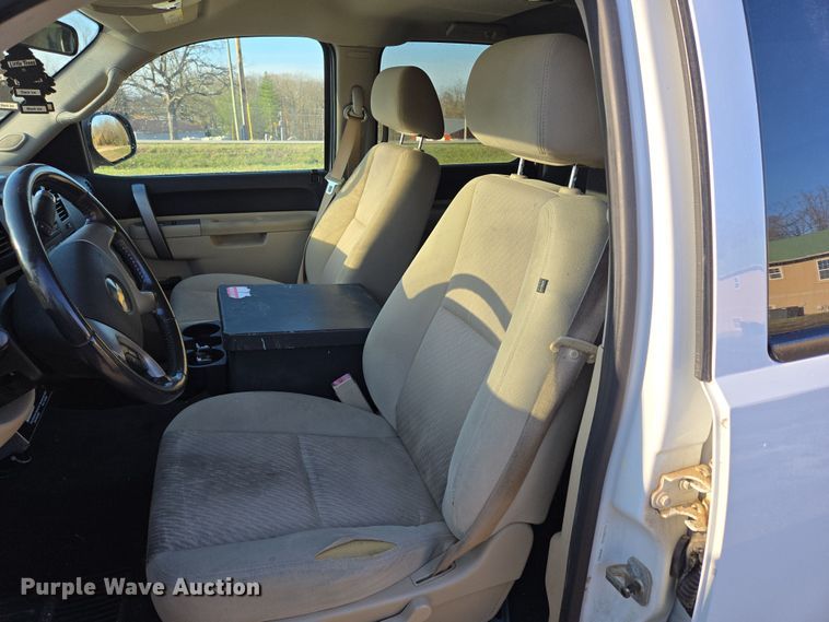 image for item DP6226 2010 Chevrolet Silverado Hybrid Crew Cab pickup truck