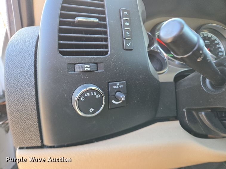 image for item DP6226 2010 Chevrolet Silverado Hybrid Crew Cab pickup truck