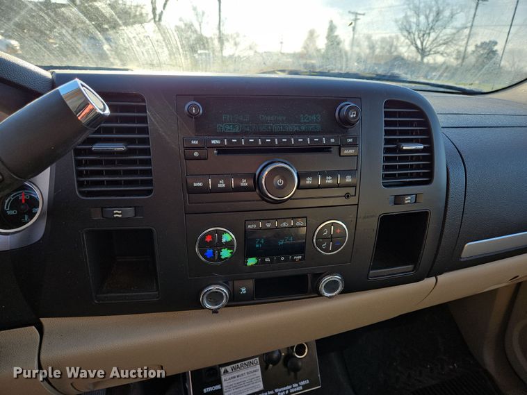 image for item DP6226 2010 Chevrolet Silverado Hybrid Crew Cab pickup truck