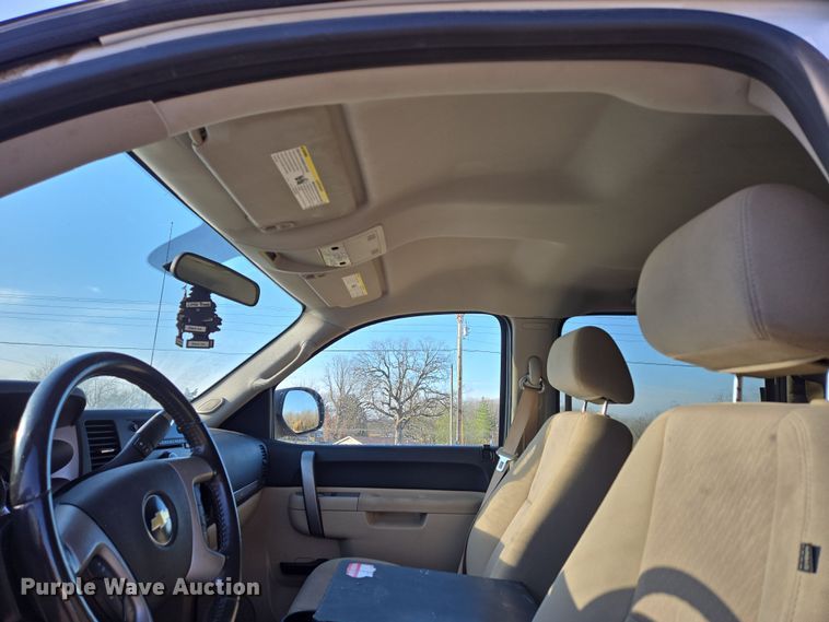 image for item DP6226 2010 Chevrolet Silverado Hybrid Crew Cab pickup truck