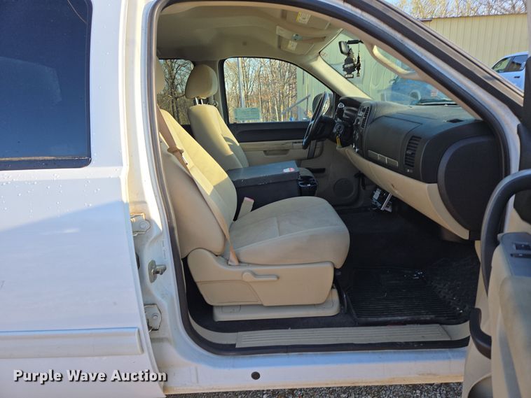 image for item DP6226 2010 Chevrolet Silverado Hybrid Crew Cab pickup truck