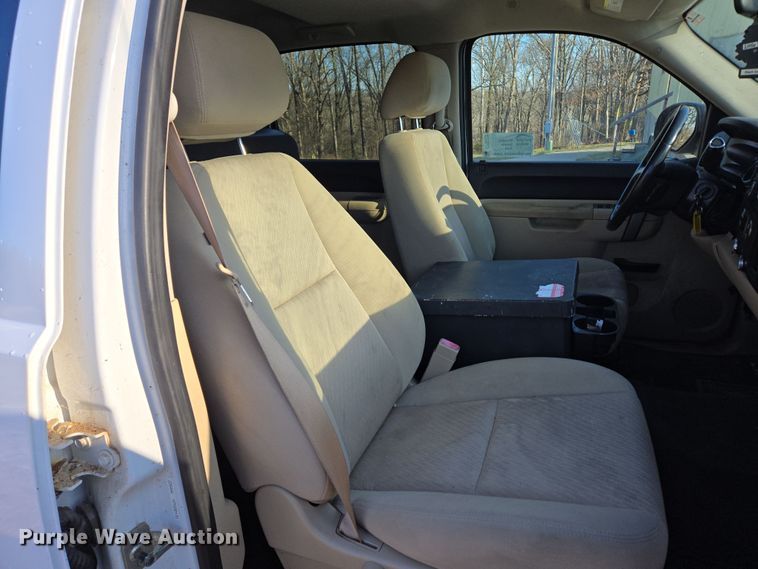 image for item DP6226 2010 Chevrolet Silverado Hybrid Crew Cab pickup truck