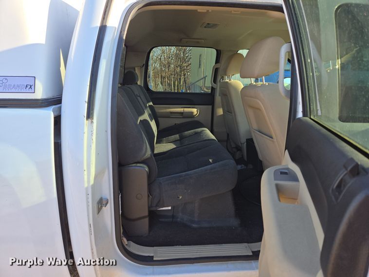 image for item DP6226 2010 Chevrolet Silverado Hybrid Crew Cab pickup truck