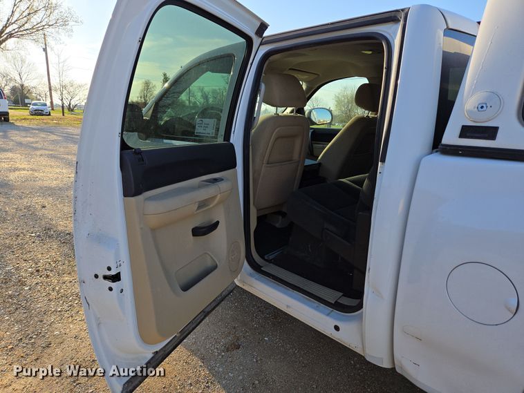 image for item DP6226 2010 Chevrolet Silverado Hybrid Crew Cab pickup truck