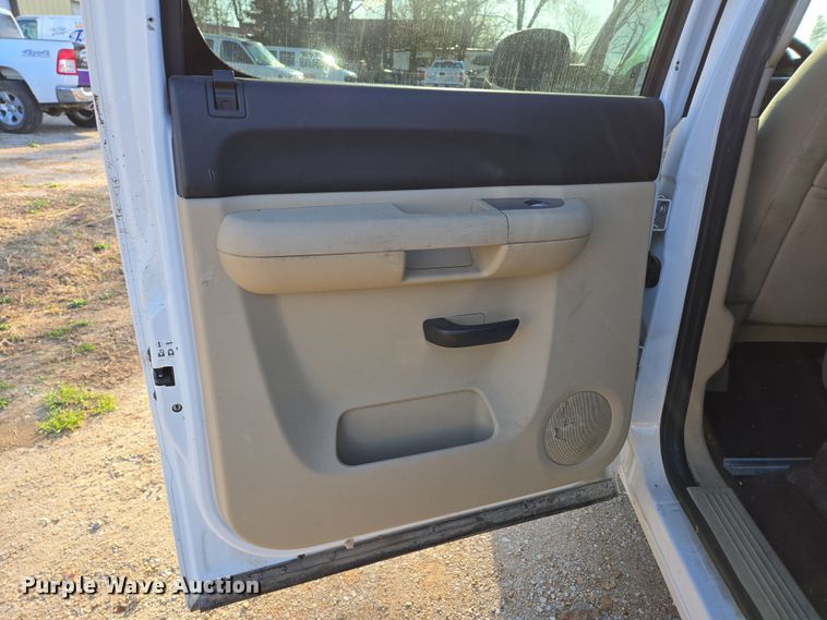 image for item DP6226 2010 Chevrolet Silverado Hybrid Crew Cab pickup truck