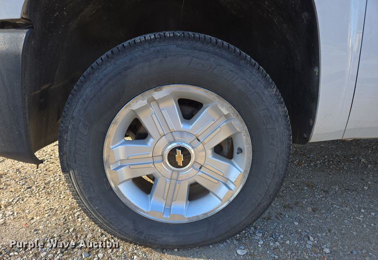 image for item DP6226 2010 Chevrolet Silverado Hybrid Crew Cab pickup truck