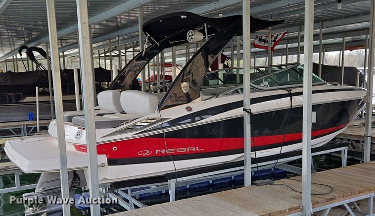 image for item DP6229 2014 Regal 2300 Fastrac boat