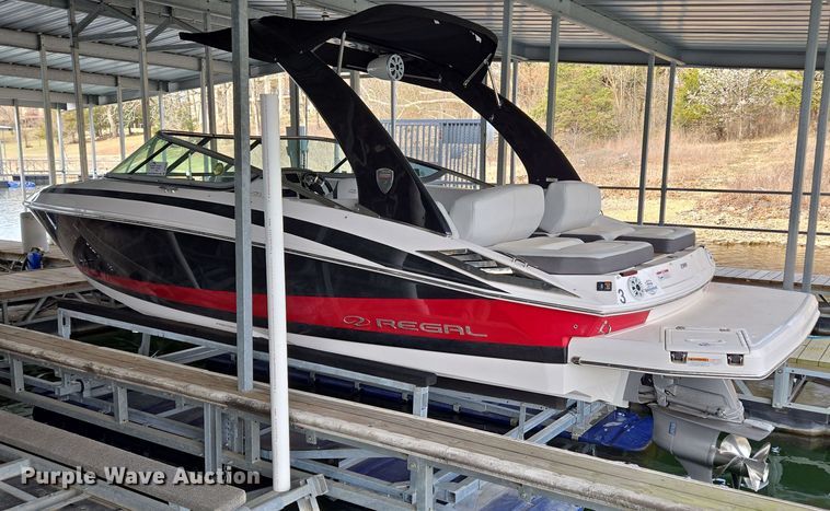 image for item DP6229 2014 Regal 2300 Fastrac boat