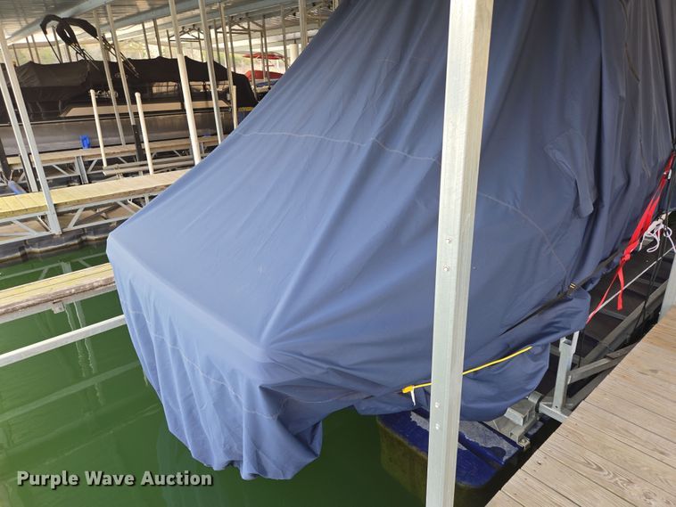 image for item DP6229 2014 Regal 2300 Fastrac boat