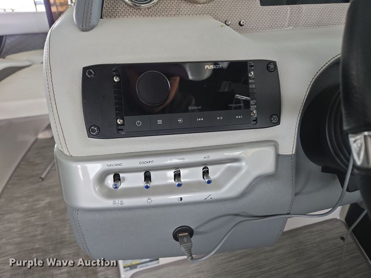 image for item DP6229 2014 Regal 2300 Fastrac boat