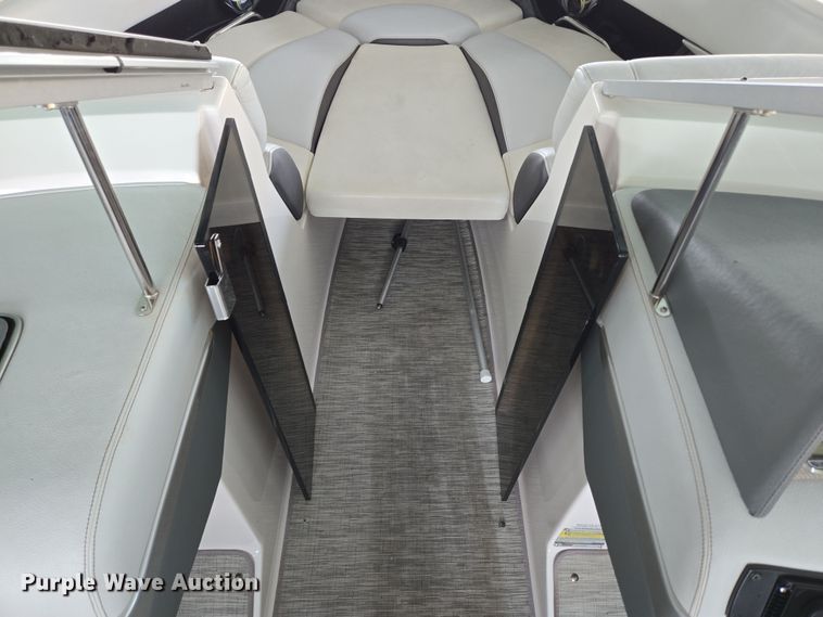 image for item DP6229 2014 Regal 2300 Fastrac boat