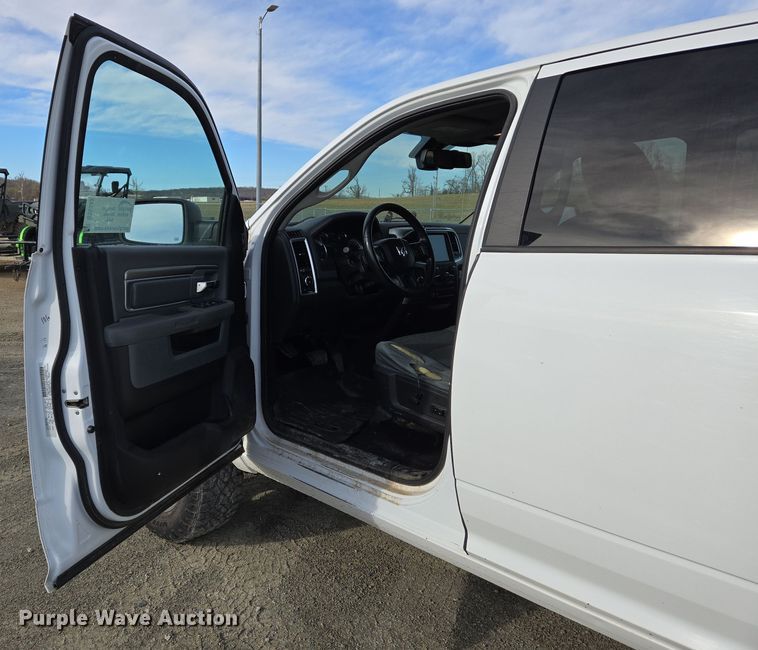 image for item DS5343 2016 Dodge Ram 2500HD Crew Cab pickup truck