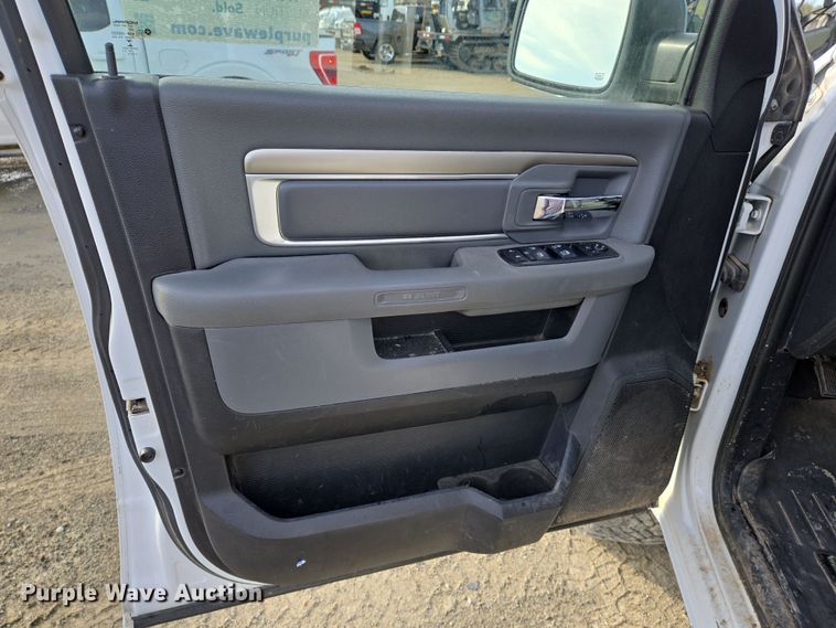 image for item DS5343 2016 Dodge Ram 2500HD Crew Cab pickup truck