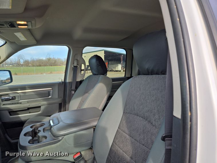 image for item DS5343 2016 Dodge Ram 2500HD Crew Cab pickup truck