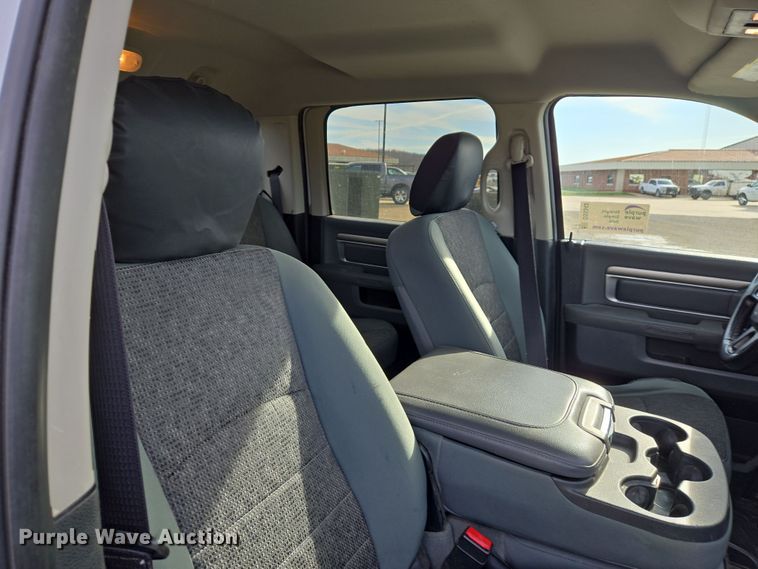 image for item DS5343 2016 Dodge Ram 2500HD Crew Cab pickup truck