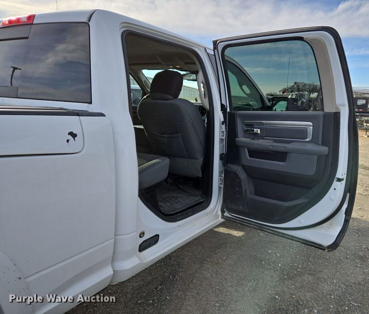 image for item DS5343 2016 Dodge Ram 2500HD Crew Cab pickup truck