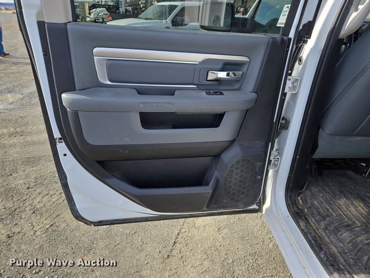 image for item DS5343 2016 Dodge Ram 2500HD Crew Cab pickup truck