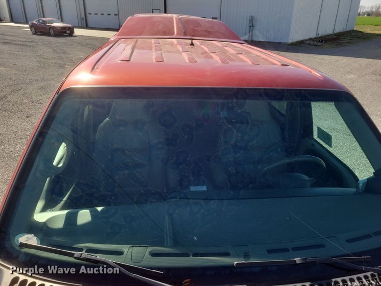 image for item DS5353 2001 Ford F250 Super Duty Crew Cab pickup truck