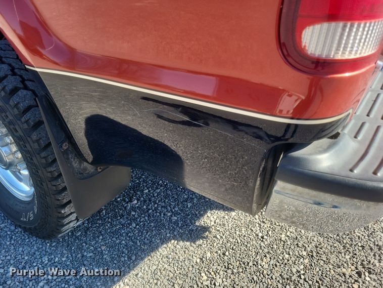 image for item DS5353 2001 Ford F250 Super Duty Crew Cab pickup truck