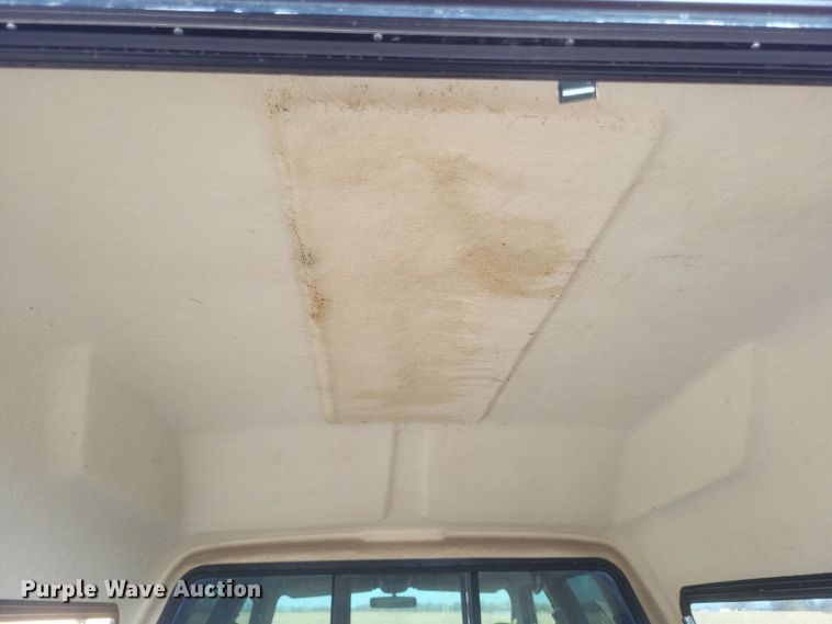 image for item DS5353 2001 Ford F250 Super Duty Crew Cab pickup truck