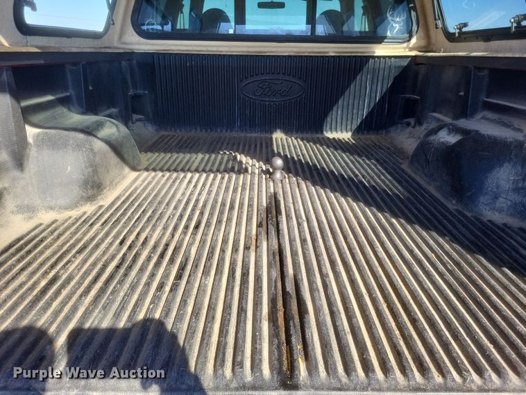 image for item DS5353 2001 Ford F250 Super Duty Crew Cab pickup truck