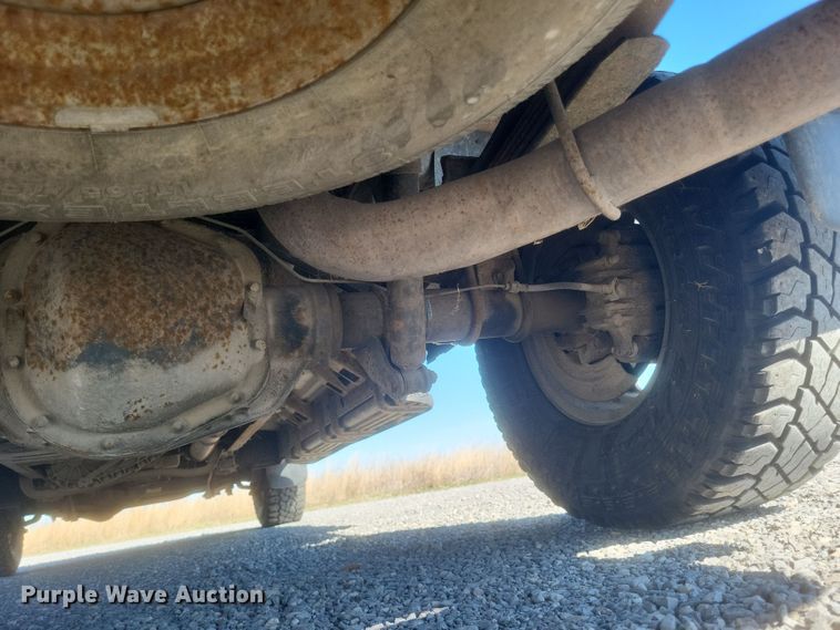 image for item DS5353 2001 Ford F250 Super Duty Crew Cab pickup truck