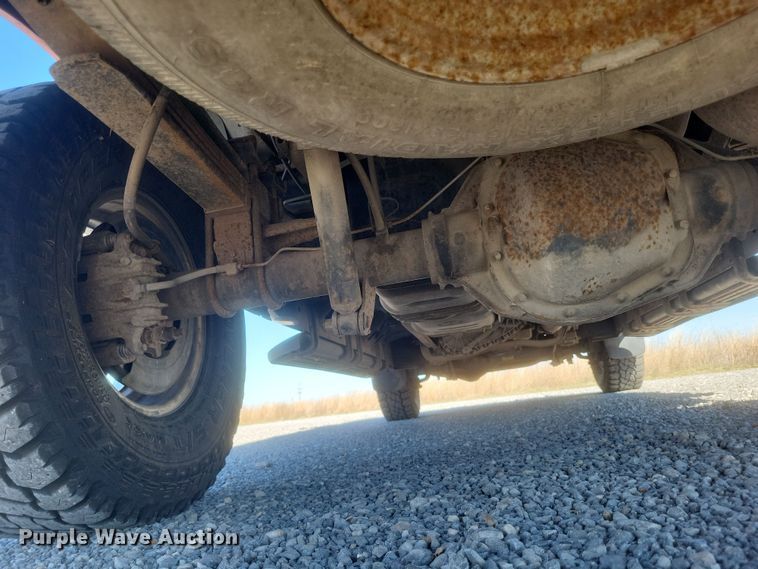 image for item DS5353 2001 Ford F250 Super Duty Crew Cab pickup truck