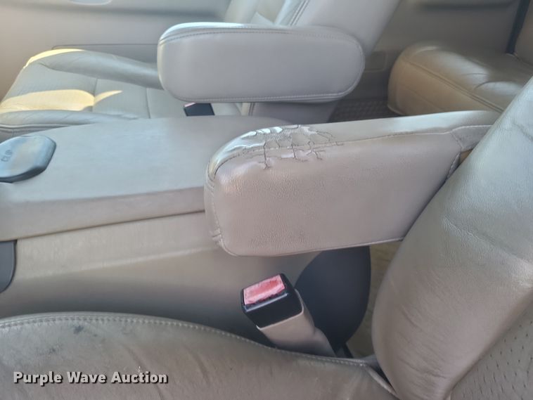 image for item DS5353 2001 Ford F250 Super Duty Crew Cab pickup truck