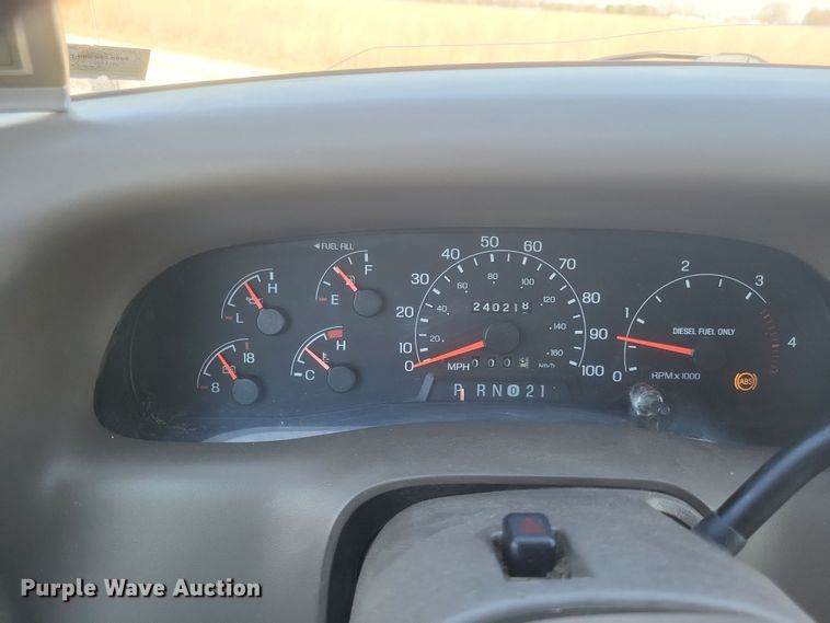 image for item DS5353 2001 Ford F250 Super Duty Crew Cab pickup truck