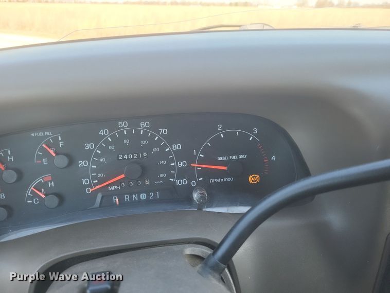 image for item DS5353 2001 Ford F250 Super Duty Crew Cab pickup truck