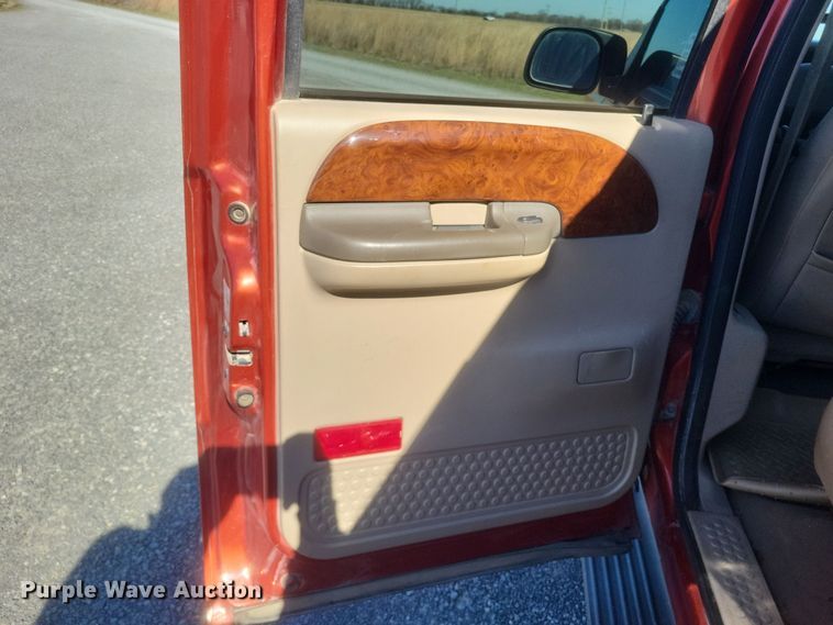 image for item DS5353 2001 Ford F250 Super Duty Crew Cab pickup truck