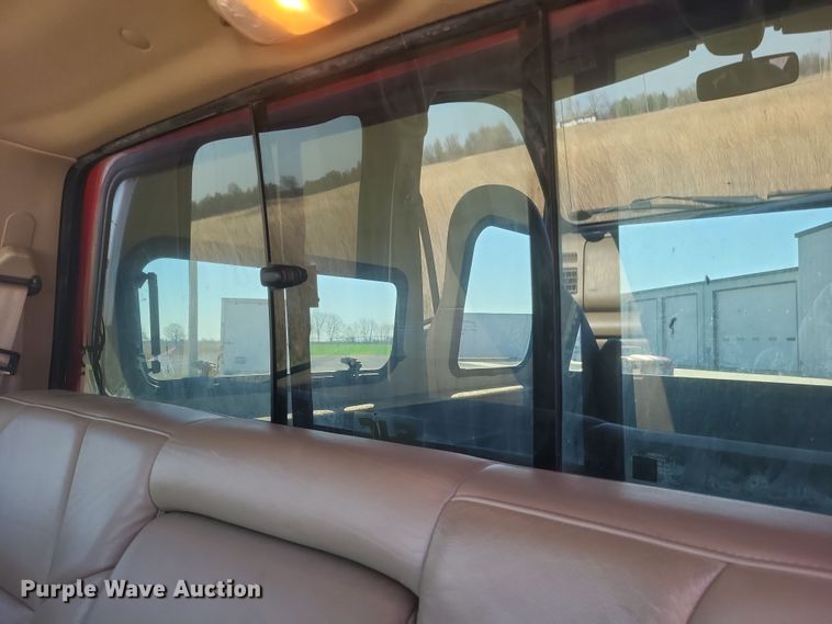 image for item DS5353 2001 Ford F250 Super Duty Crew Cab pickup truck