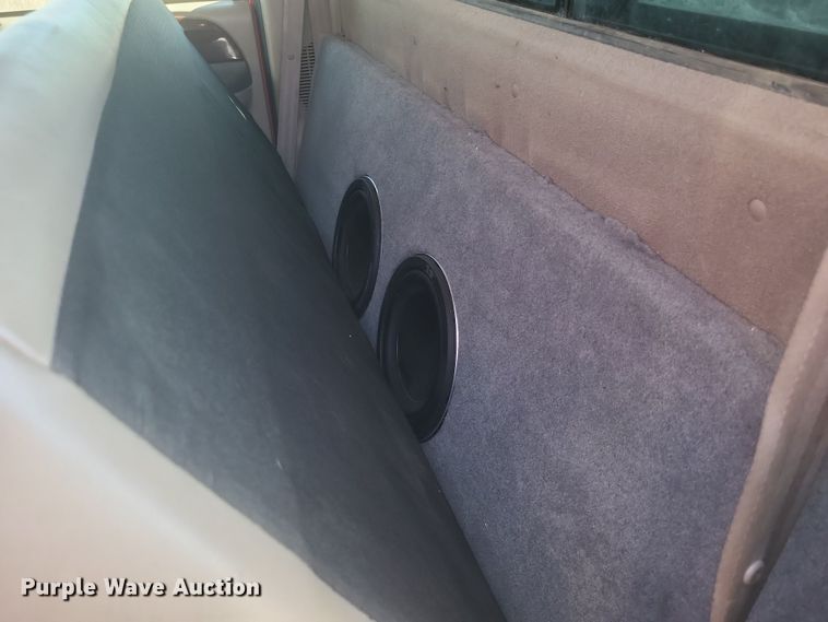 image for item DS5353 2001 Ford F250 Super Duty Crew Cab pickup truck