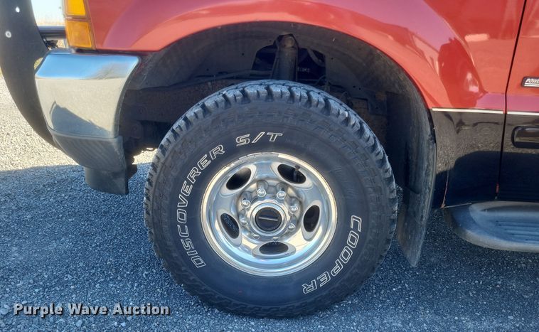 image for item DS5353 2001 Ford F250 Super Duty Crew Cab pickup truck