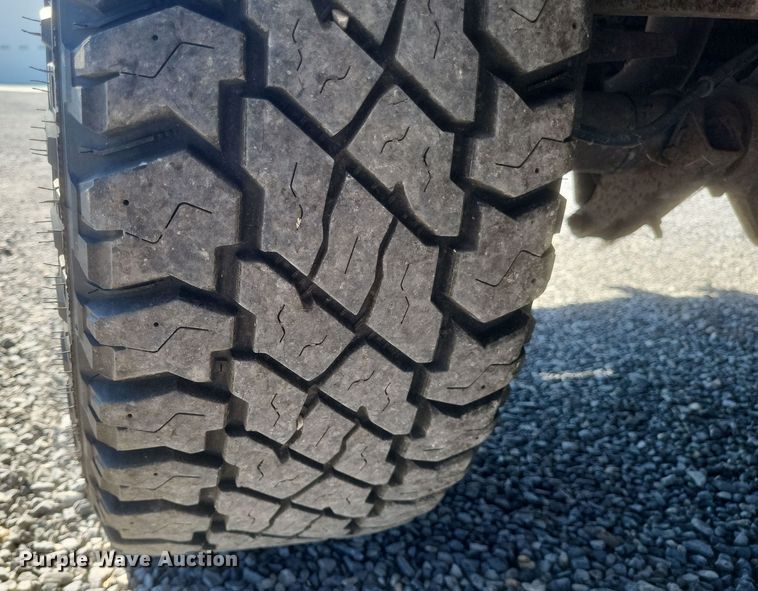 image for item DS5353 2001 Ford F250 Super Duty Crew Cab pickup truck