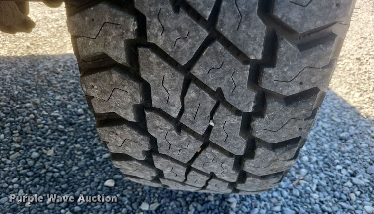 image for item DS5353 2001 Ford F250 Super Duty Crew Cab pickup truck