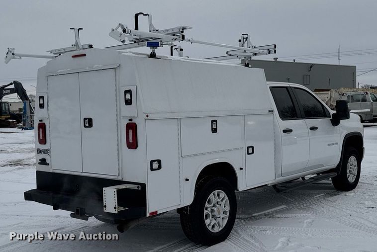 image for item DT0538 2021 Chevrolet Silverado 3500HD utility bed pickup truck