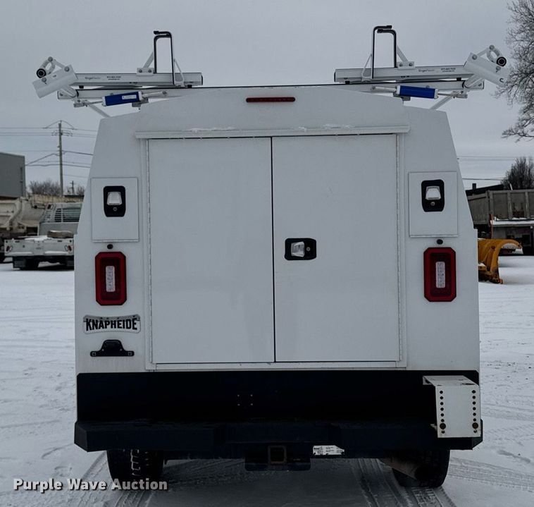 image for item DT0538 2021 Chevrolet Silverado 3500HD utility bed pickup truck