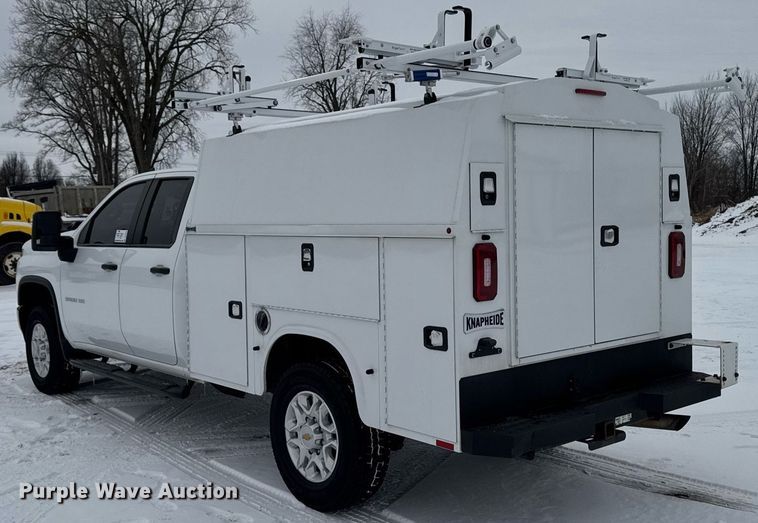 image for item DT0538 2021 Chevrolet Silverado 3500HD utility bed pickup truck