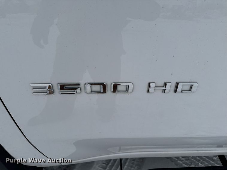 image for item DT0538 2021 Chevrolet Silverado 3500HD utility bed pickup truck