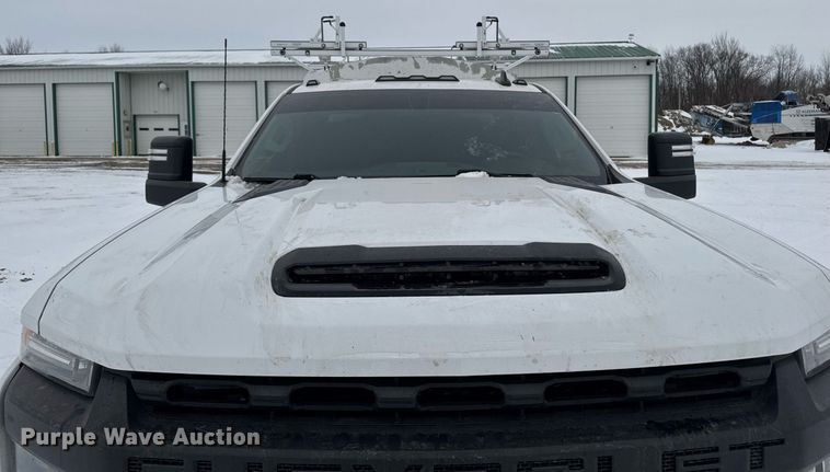 image for item DT0538 2021 Chevrolet Silverado 3500HD utility bed pickup truck