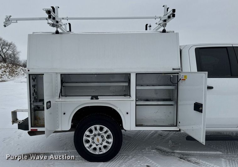image for item DT0538 2021 Chevrolet Silverado 3500HD utility bed pickup truck