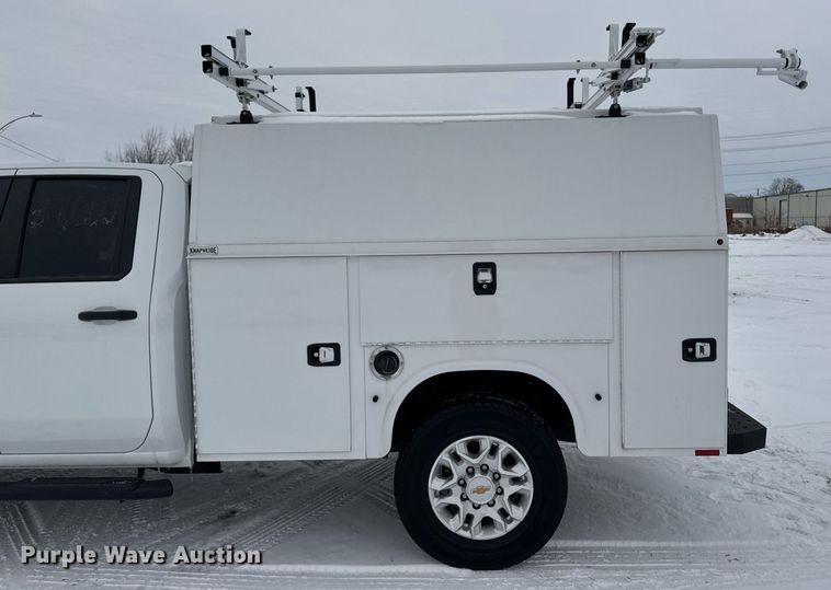 image for item DT0538 2021 Chevrolet Silverado 3500HD utility bed pickup truck