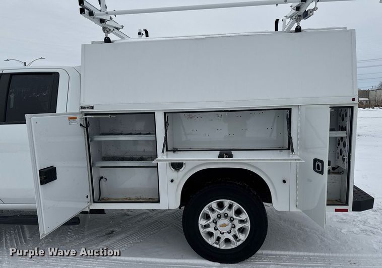 image for item DT0538 2021 Chevrolet Silverado 3500HD utility bed pickup truck